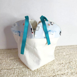 Panière refermable blanche et pingouins + lot de 6 lingettes