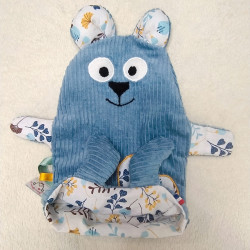 doudou ours bleu clair Odilon marionnette