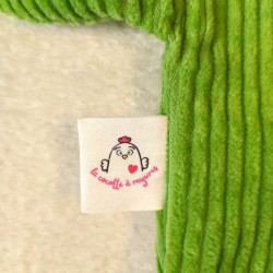 doudou peluche dinosaure dino velours vert citron turquoise Nestor détail étiquette