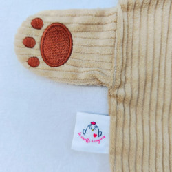doudou peluche lion lionceaux Jojo détail étiquette et patte