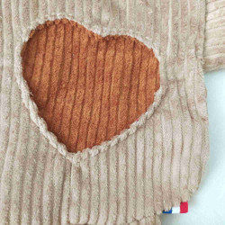 doudou peluche loup Gabin détail application coeur personnalisable en brodant le prénom de l'enfant