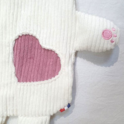 doudou souris Sidonie velours côtelé blanc et vieux rose détail application coeur personnalisable broderie prénom