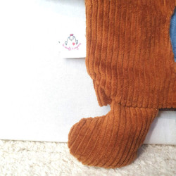 doudou peluche loup velours caramel et bleu clair Wolfgang détail étiquette