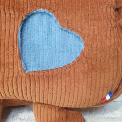 cartable sac à dos maternelle loup détail application coeur pour personnalisation en brodant le prénom de l'enfant