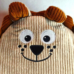 détail sur la bouille sympathique de notre petit lion