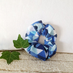 Chouchou tissu triangles bleus