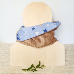 Snood Beige et étoiles bleues fond bleu