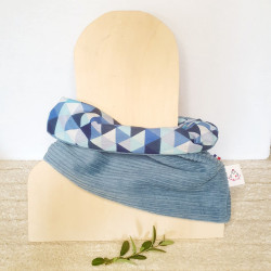 Snood Bleu clair et triangles bleus