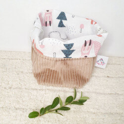 Panière beige et forêt d'hiver